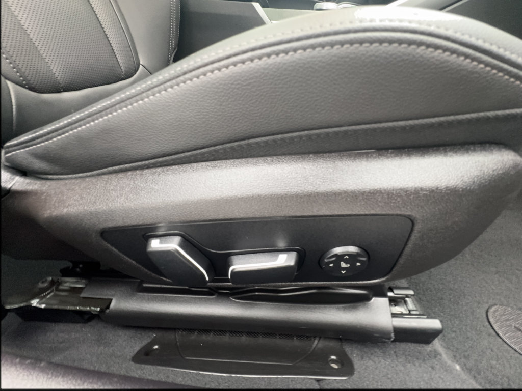 Used 2024 BMW 330i Sedan RWD image 35