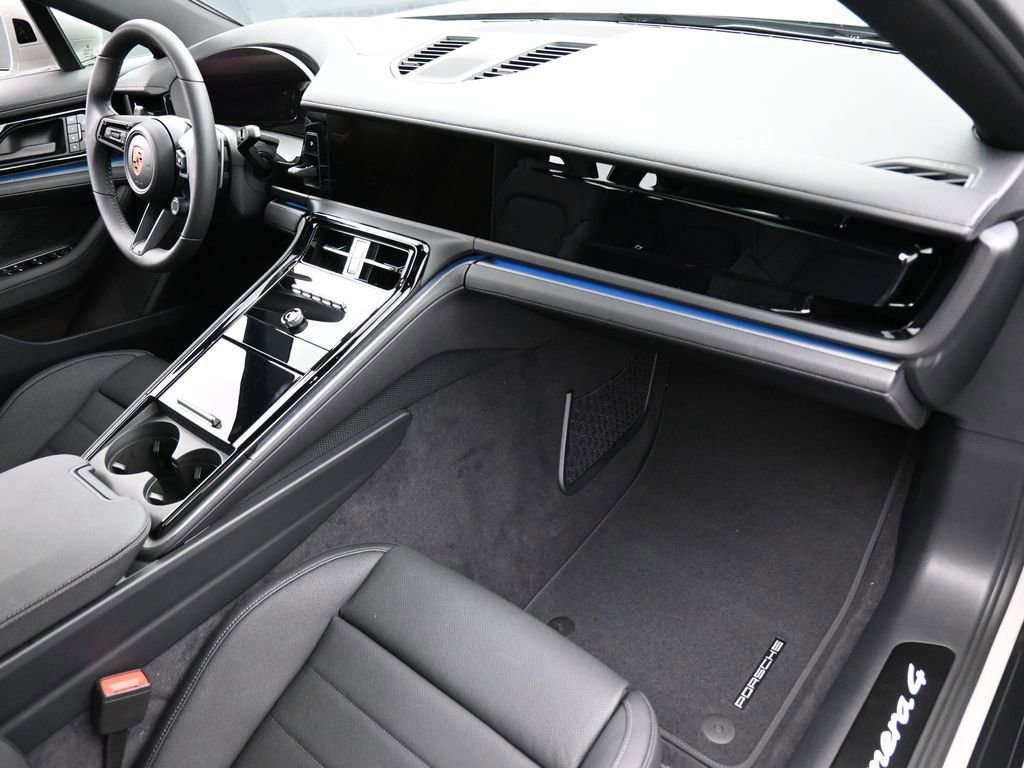 New 2026 Porsche Panamera 4 image 31