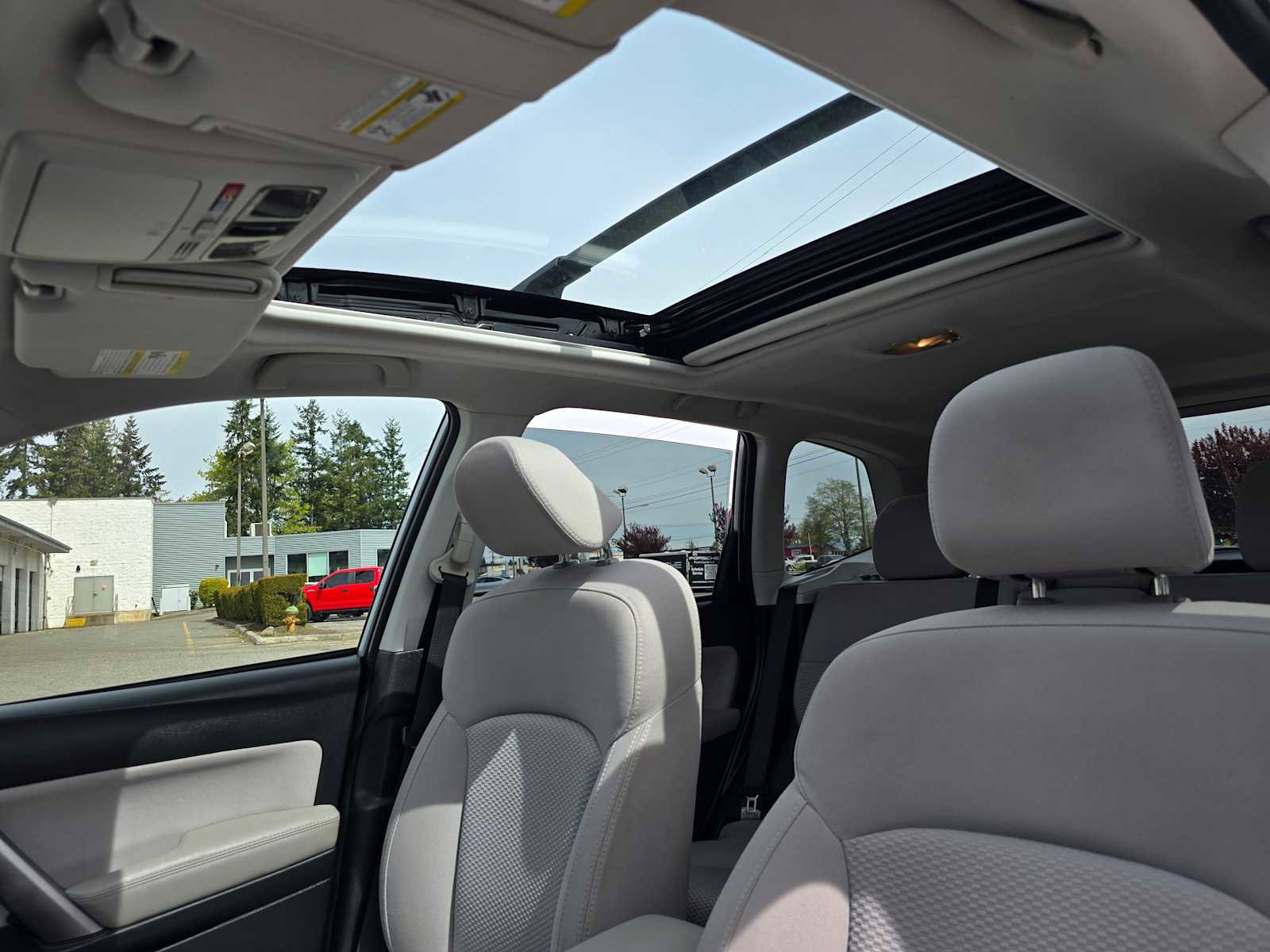 Used 2016 Subaru Forester 2.5i Premium w/ All-Weather Package AWD/4WD image 21