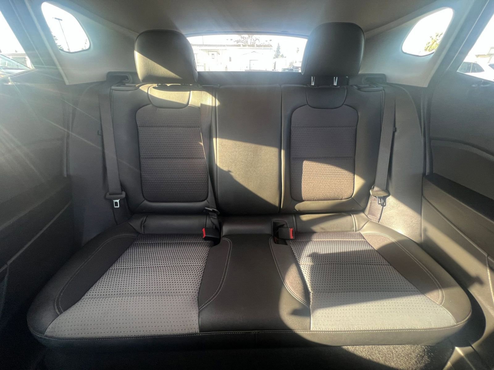 Used 2025 Chevrolet Trax LT image 38