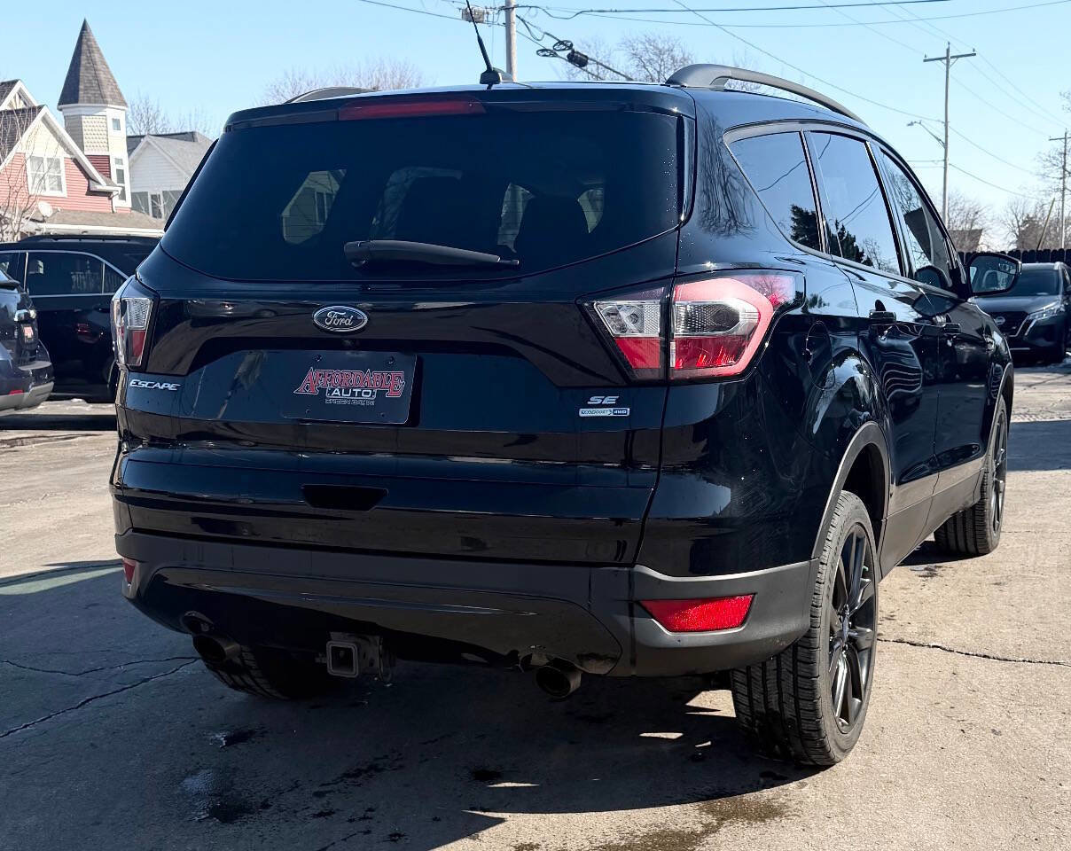 Used 2017 Ford Escape SE w/ SE Sport Appearance Package AWD/4WD image 12
