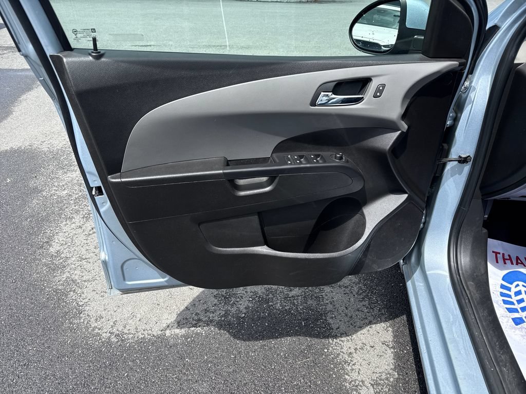 Used 2018 Chevrolet Sonic LT FWD image 23