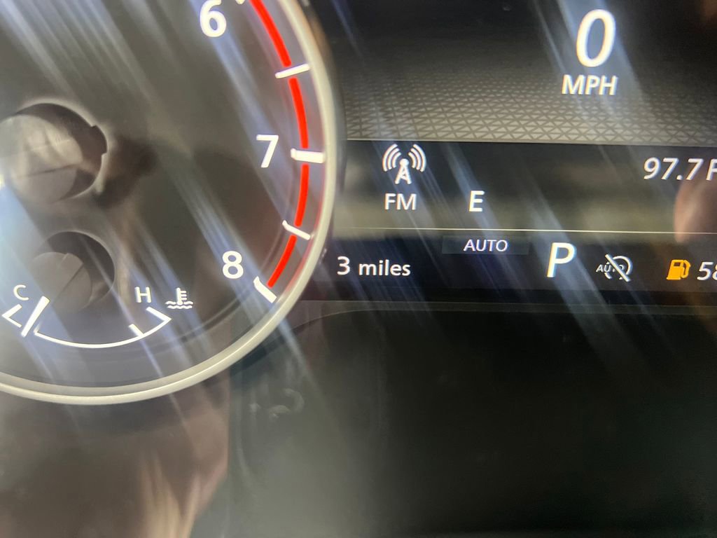 Used 2025 Nissan Rogue S AWD/4WD image 18