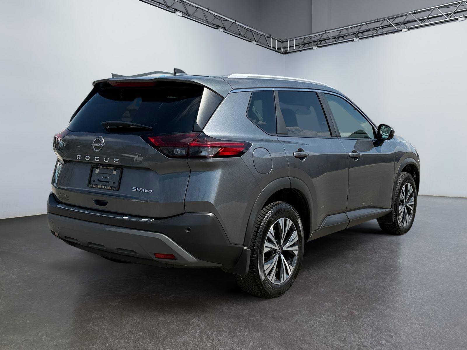Used 2023 Nissan Rogue SV w/ SV Premium Package AWD/4WD image 3
