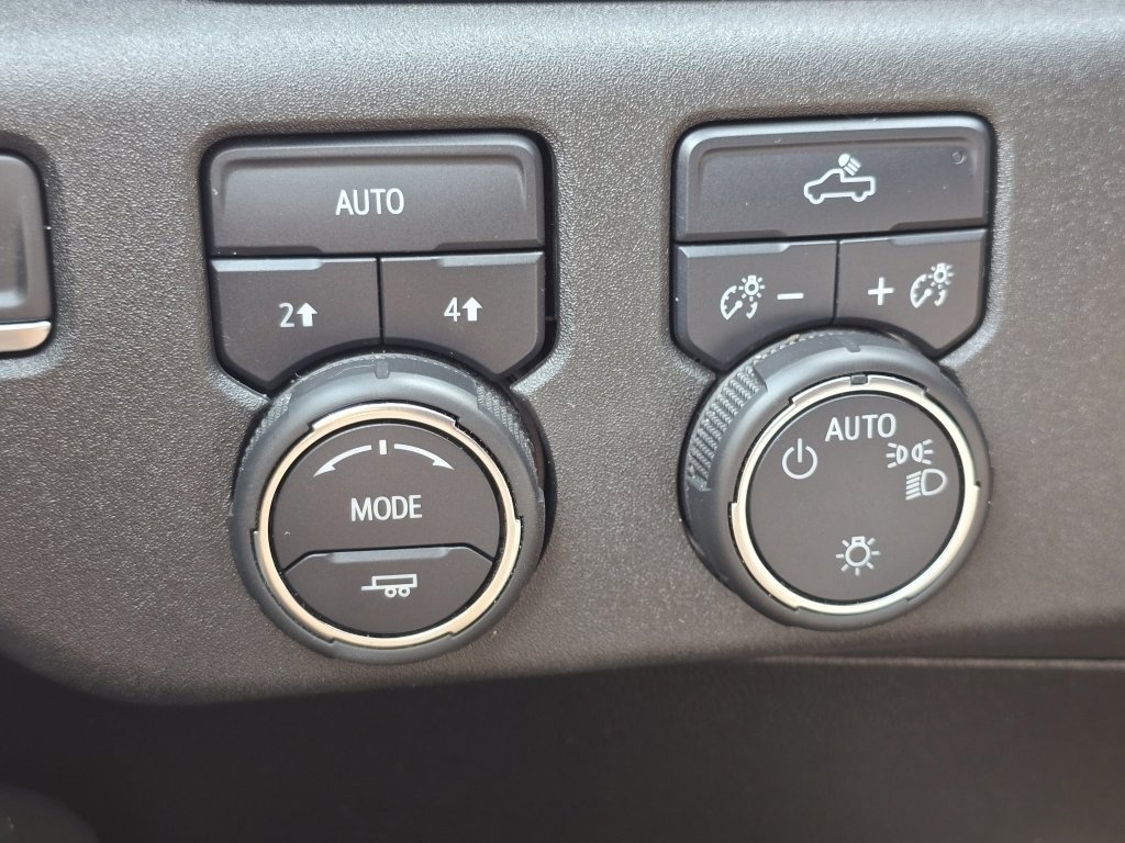 Used 2022 Chevrolet Silverado 1500 LT image 28