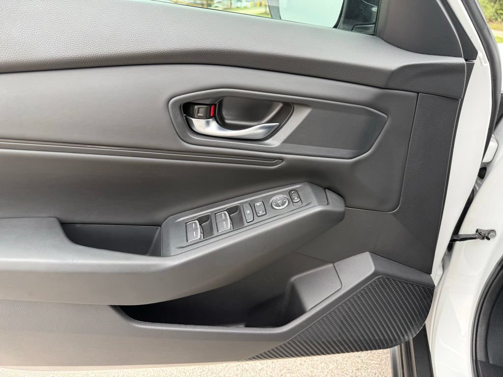 Used 2025 Honda Accord SE image 11