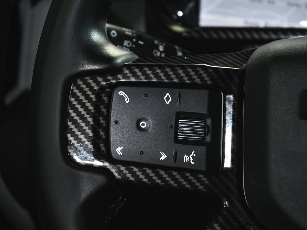 Used 2023 Land Rover Defender 90 X-Dynamic SE AWD/4WD image 33