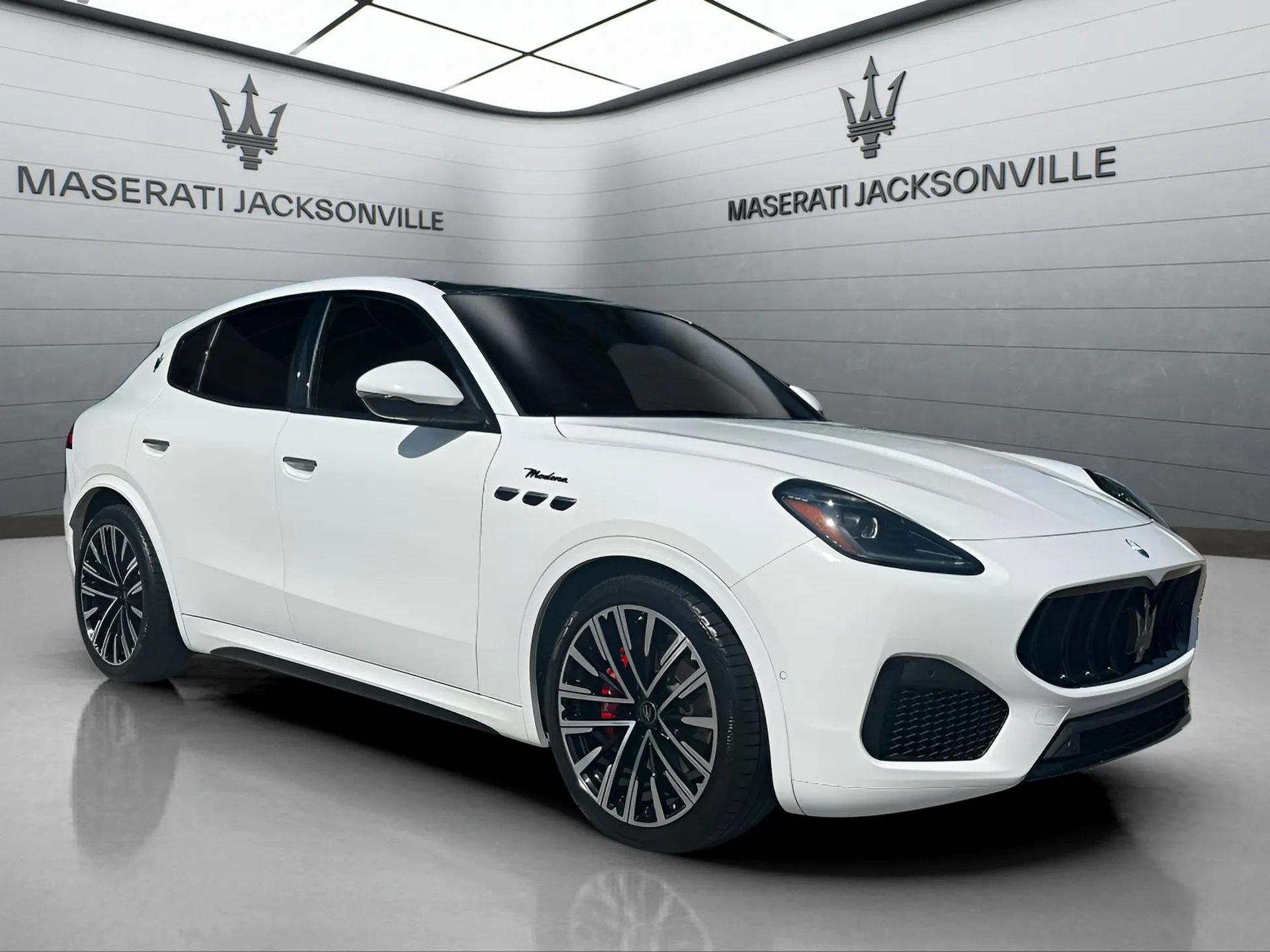 Certified 2023 Maserati Grecale Modena AWD/4WD image 7