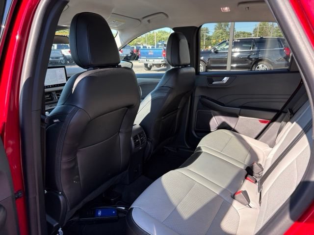 Used 2024 Ford Escape SE w/ Class II Trailer Tow Package FWD image 21