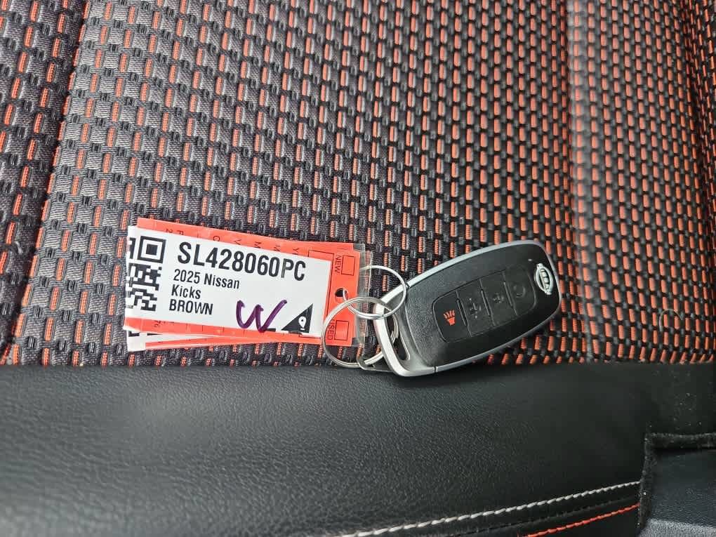 Used 2025 Nissan Kicks SR w/ SR Premium Package AWD/4WD image 20