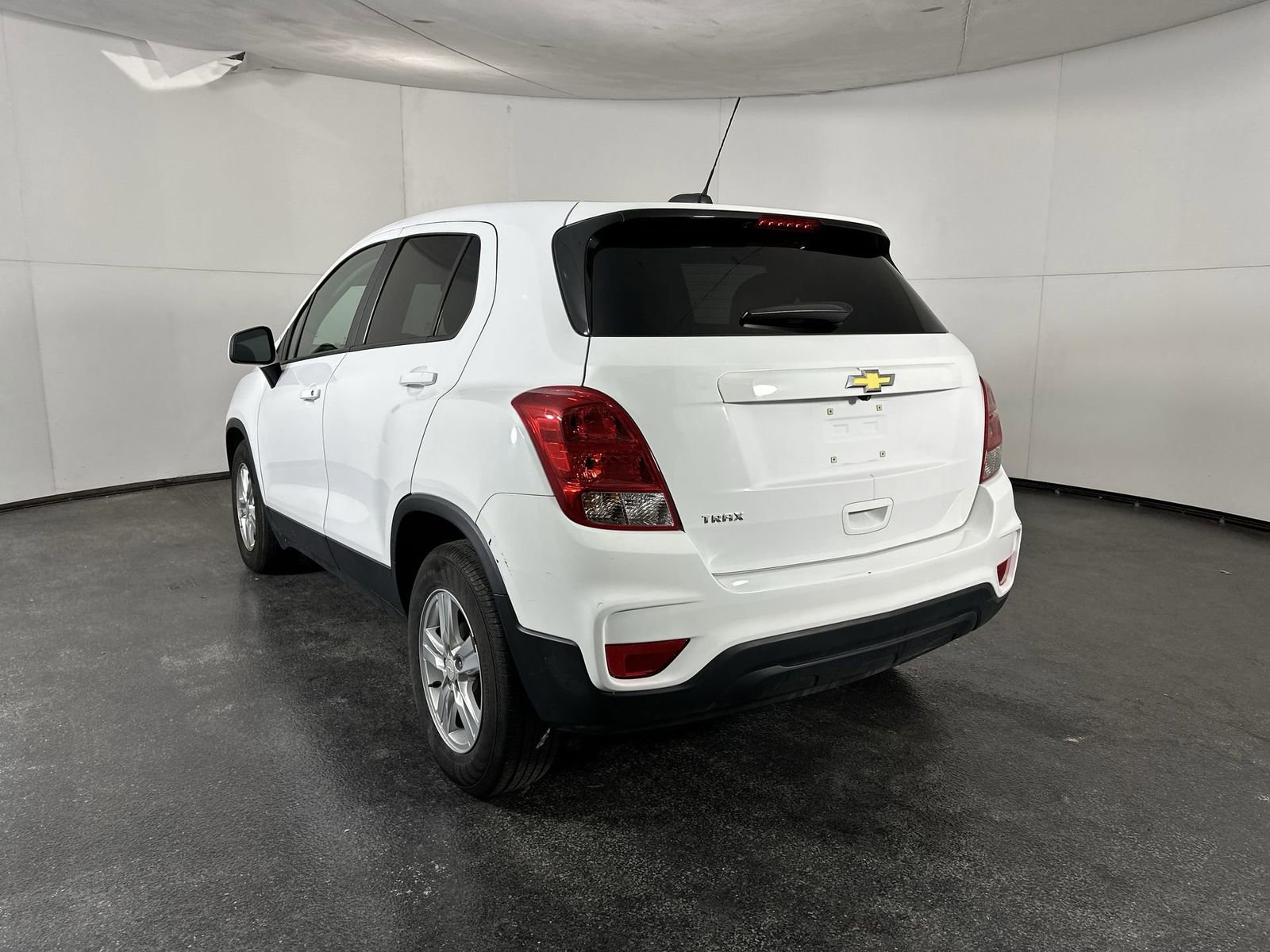 Used 2022 Chevrolet Trax LS w/ Tint and Cruise Package image 6