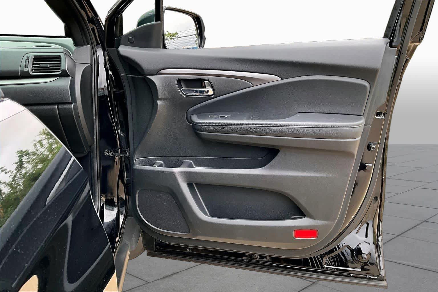 Used 2022 Honda Pilot Sport image 26
