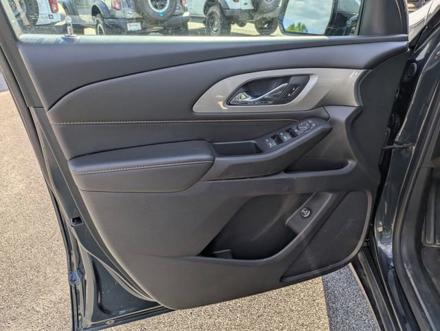 Used 2020 Chevrolet Traverse LT w/ Driver Confidence II Package image 10