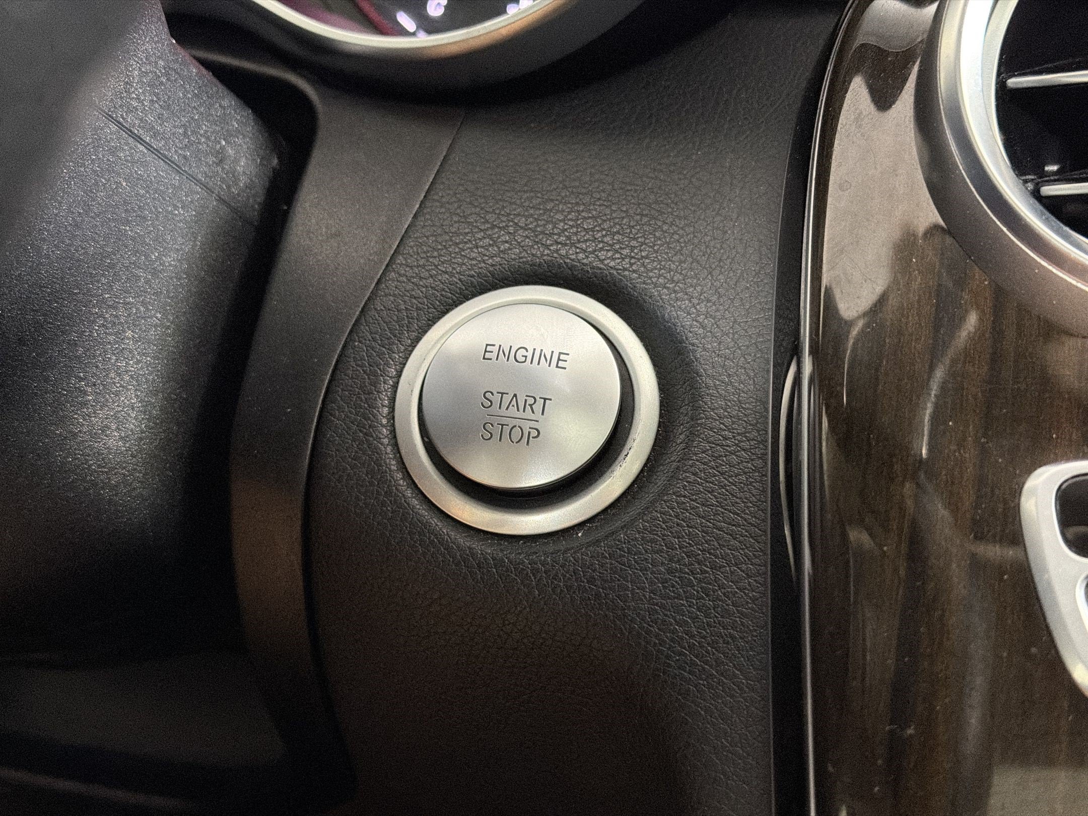 Used 2018 Mercedes-Benz C 300 4MATIC Sedan image 26