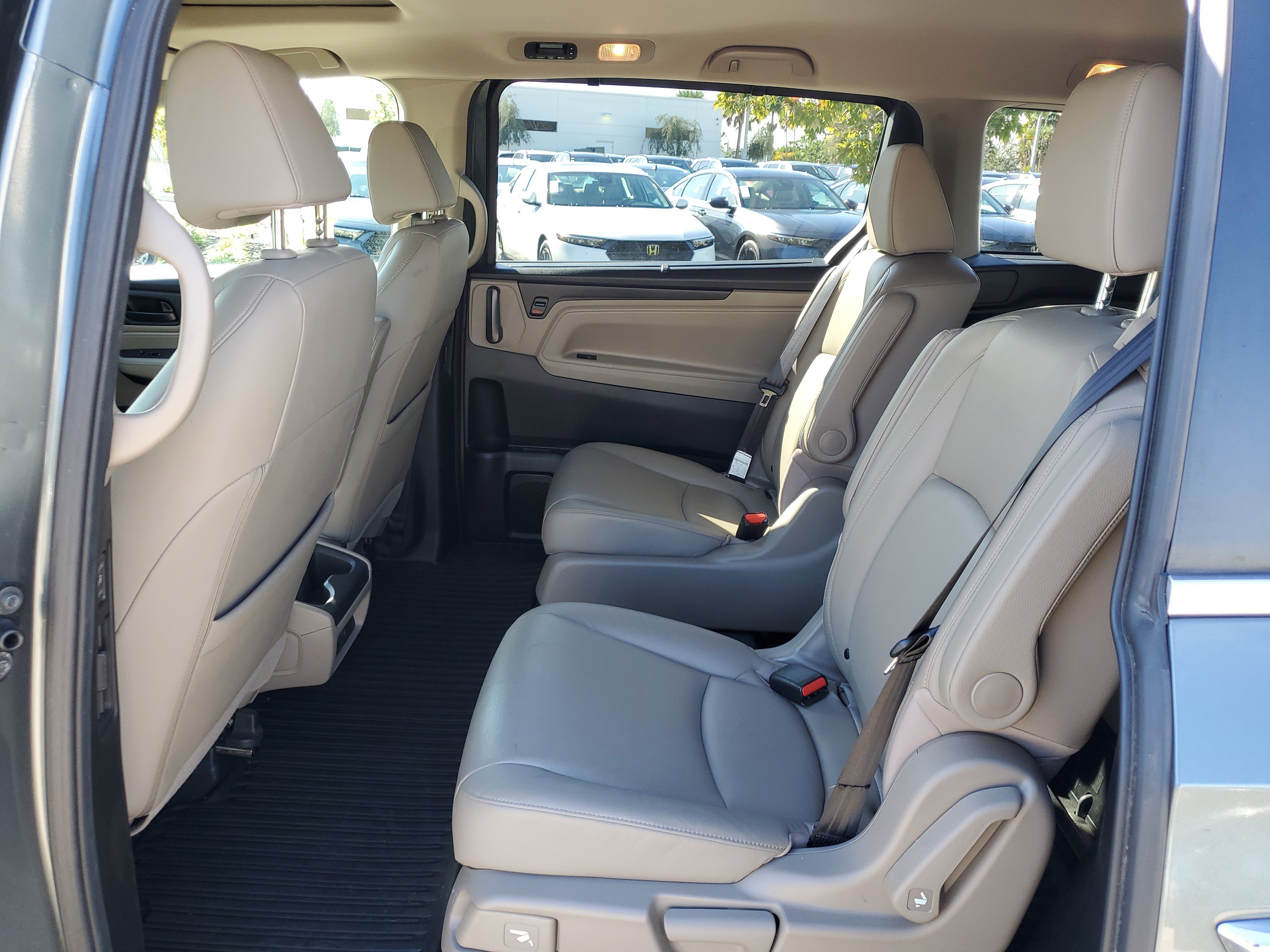 Used 2018 Honda Odyssey EX-L image 18