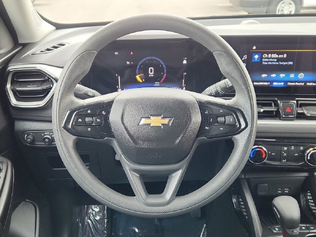 Used 2025 Chevrolet TrailBlazer LT AWD/4WD image 32