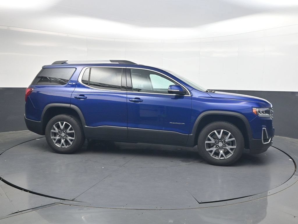 Used 2023 GMC Acadia SLE w/ Driver Convenience Package FWD image 4