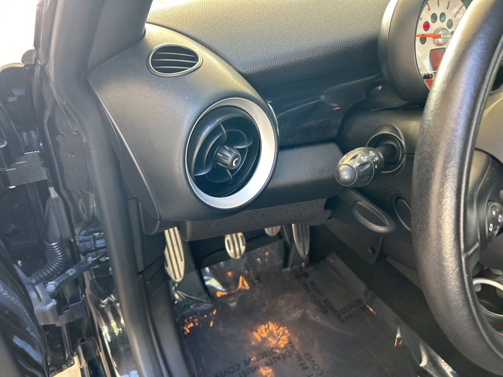 Used 2013 MINI Cooper S image 32