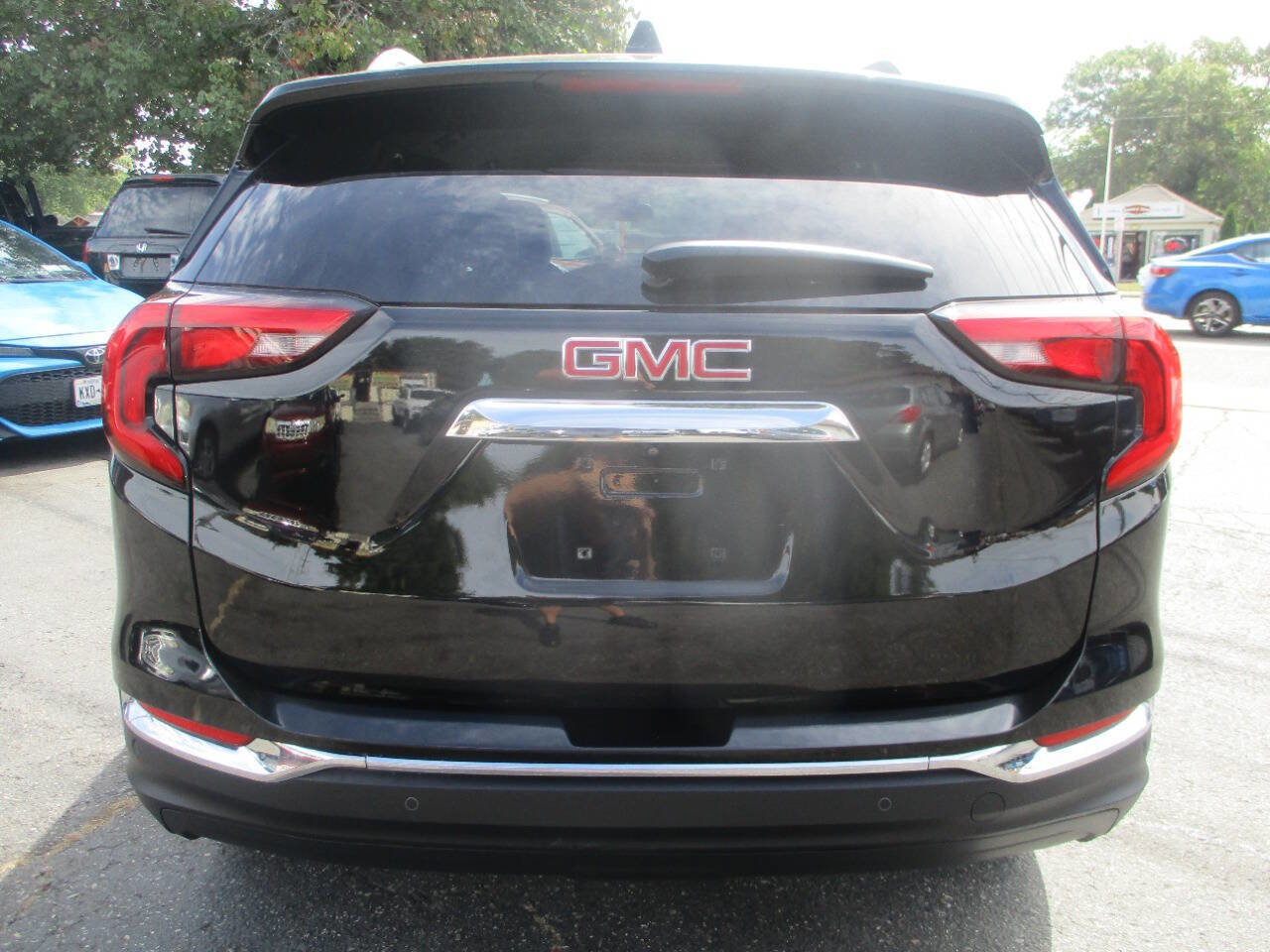 Used 2020 GMC Terrain SLT w/ Preferred Package image 3