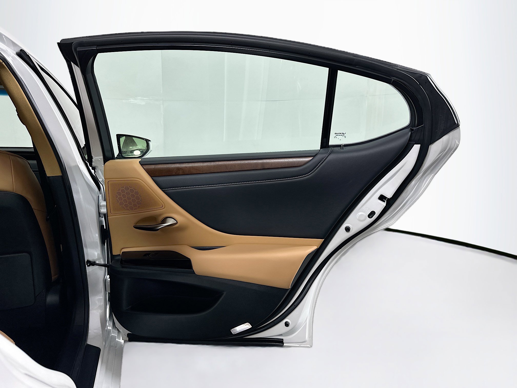 Used 2025 Lexus ES 350 w/ Premium Package image 30