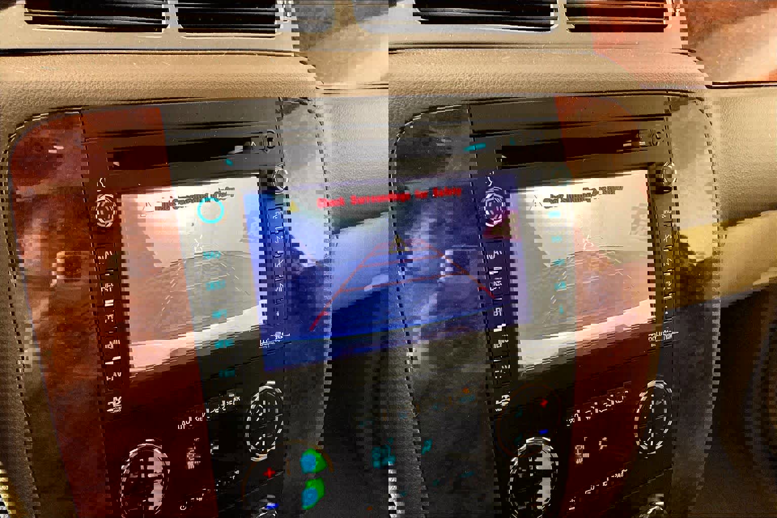 Used 2013 Chevrolet Tahoe LTZ image 25