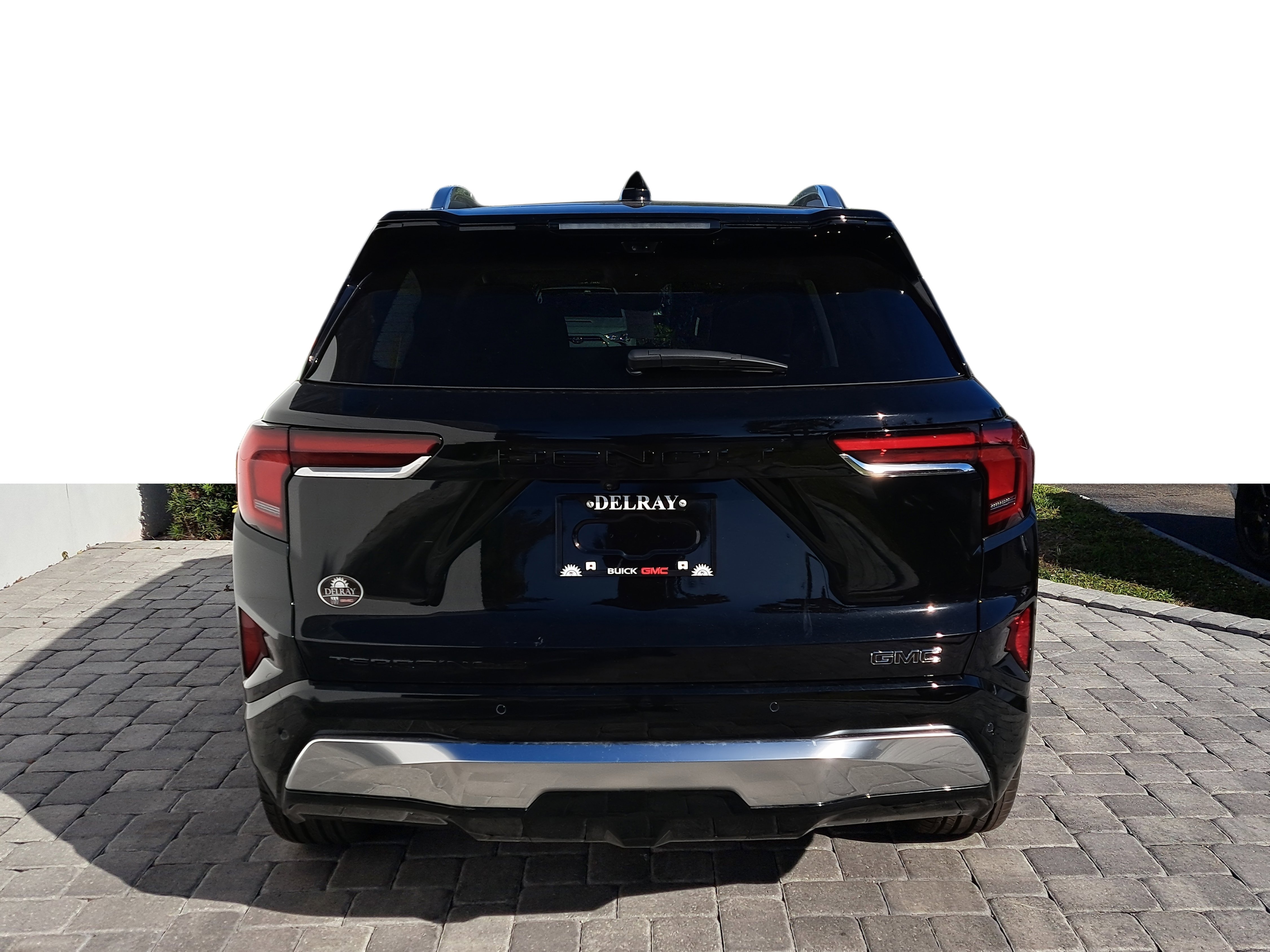 New 2026 GMC Terrain Denali w/ LPO, Black Badging Package image 5