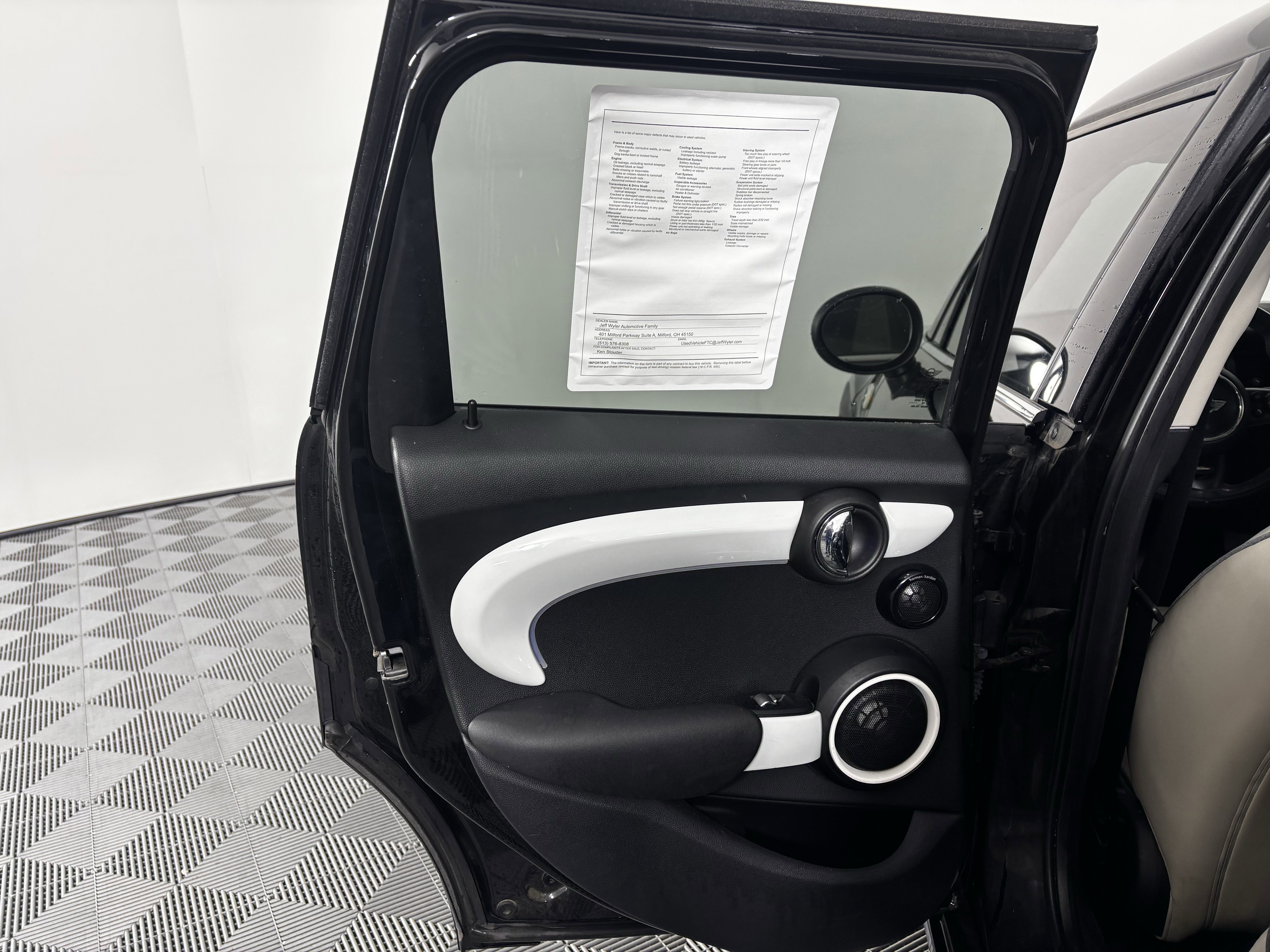 Used 2016 MINI Cooper S image 29