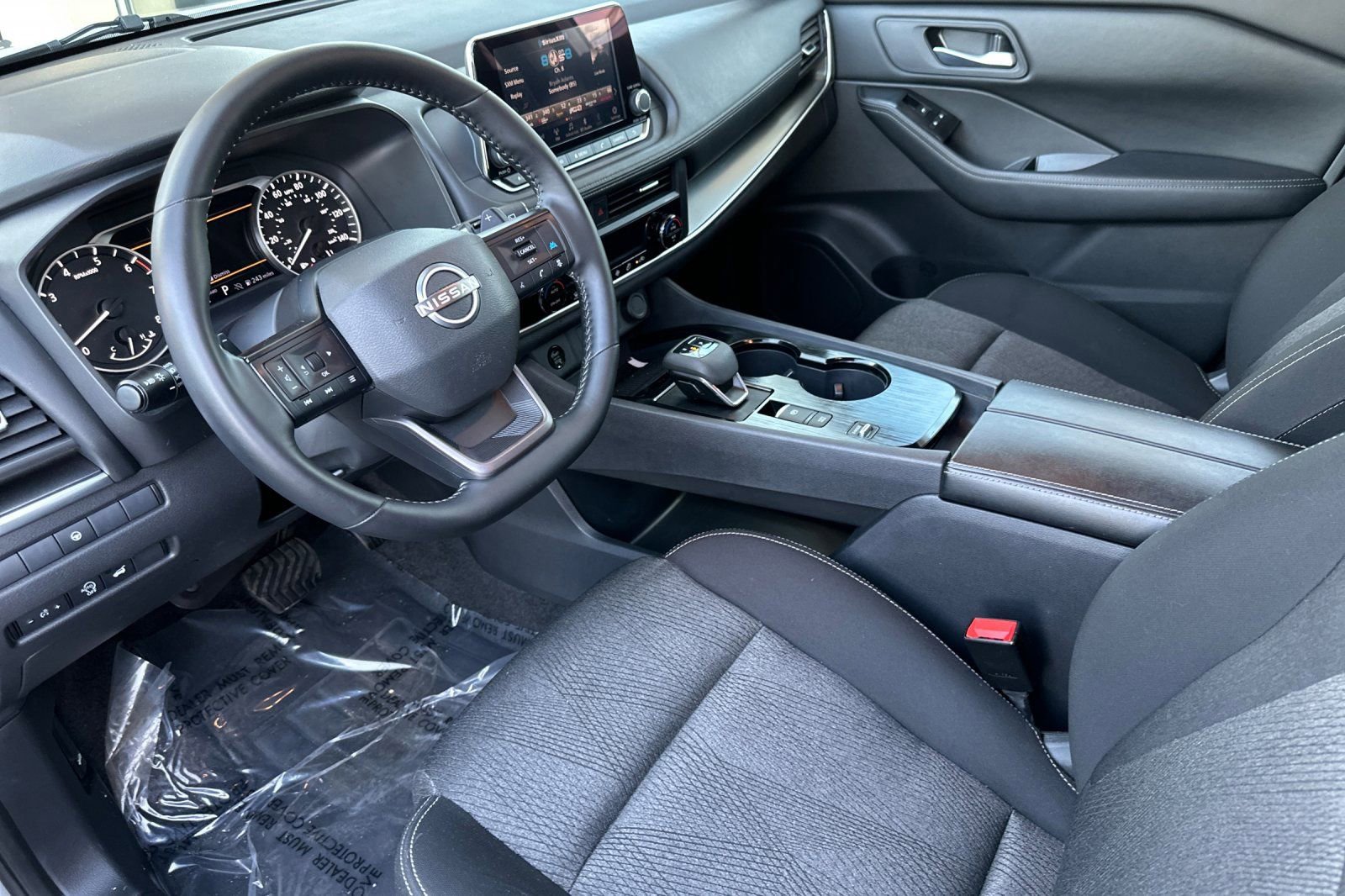 Used 2025 Nissan Rogue SV image 10