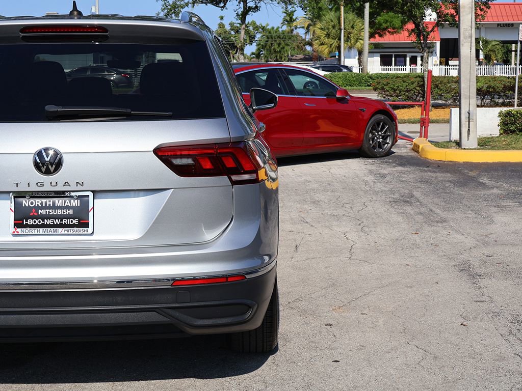 Used 2023 Volkswagen Tiguan SE FWD image 13