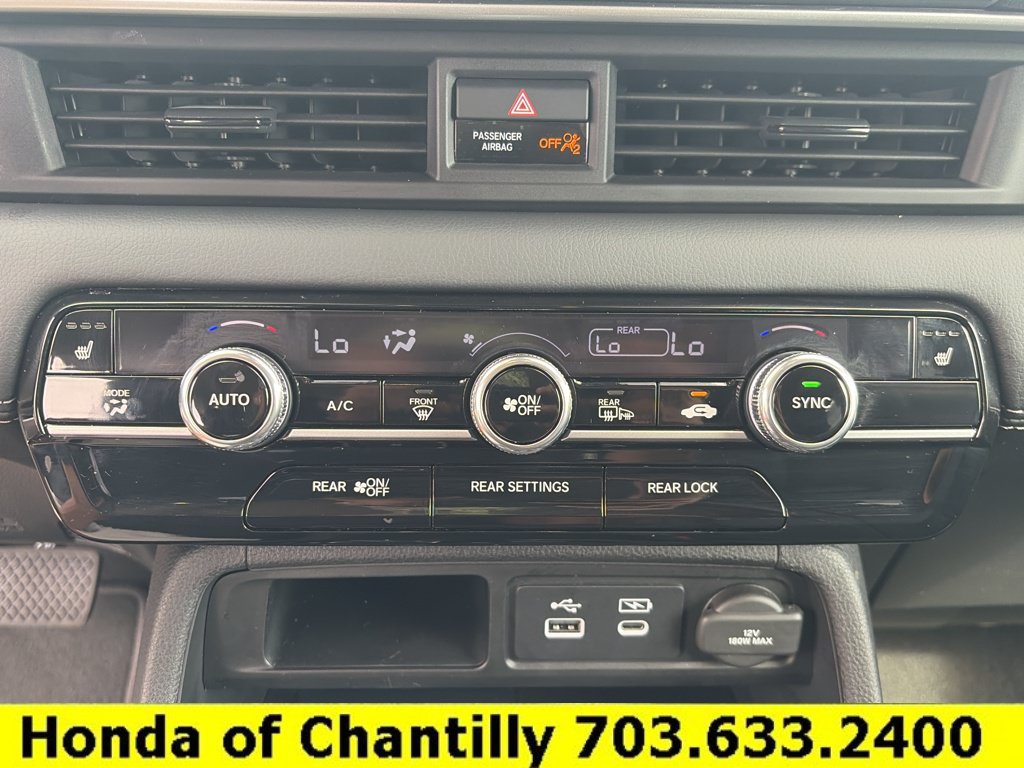 Used 2025 Honda Pilot Touring image 14