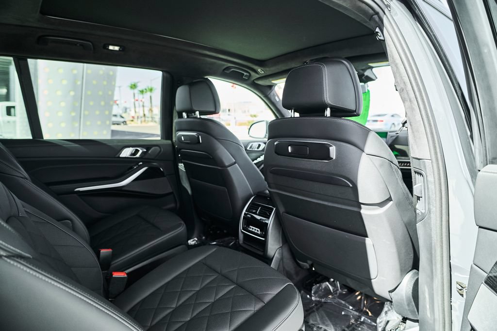 Used 2025 BMW X7 xDrive40i w/ M Sport Package AWD/4WD image 20
