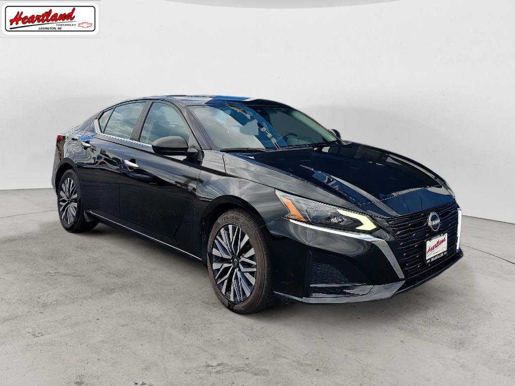 Used 2025 Nissan Altima 2.5 SV