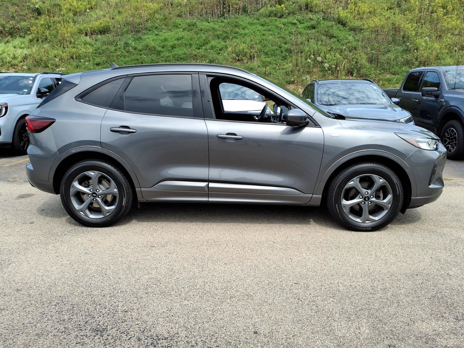 Used 2023 Ford Escape ST-Line Select w/ Tech Pack #2 AWD/4WD image 6