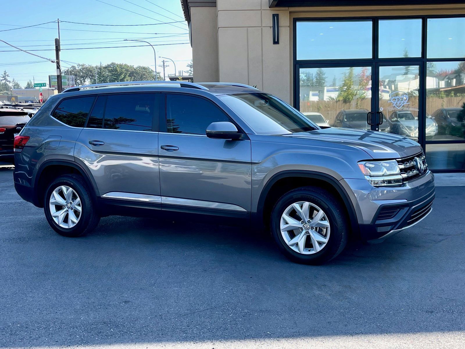 Used 2018 Volkswagen Atlas Launch Edition FWD image 1