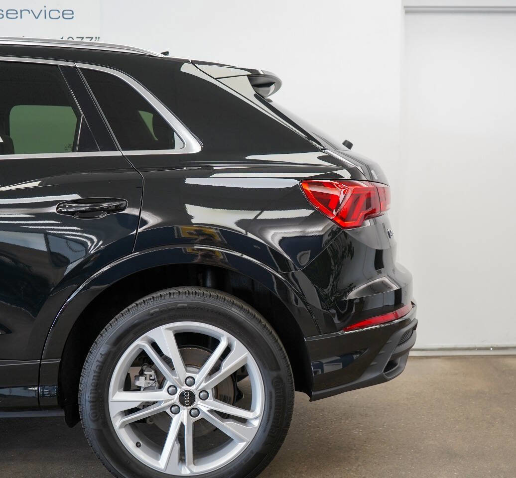 Used 2024 Audi Q3 2.0T Premium Plus w/ Premium Plus Package image 11