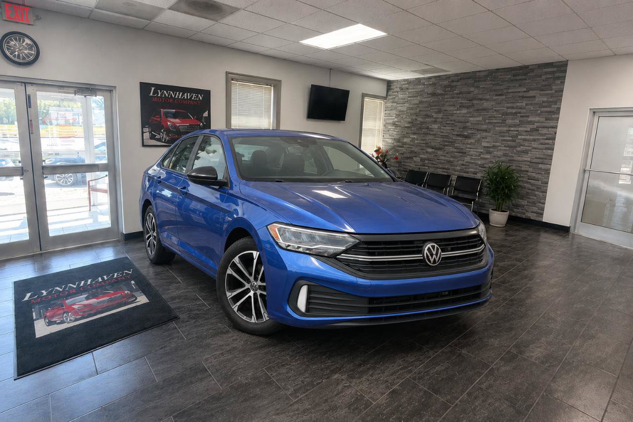 Used 2024 Volkswagen Jetta Sport FWD image 2