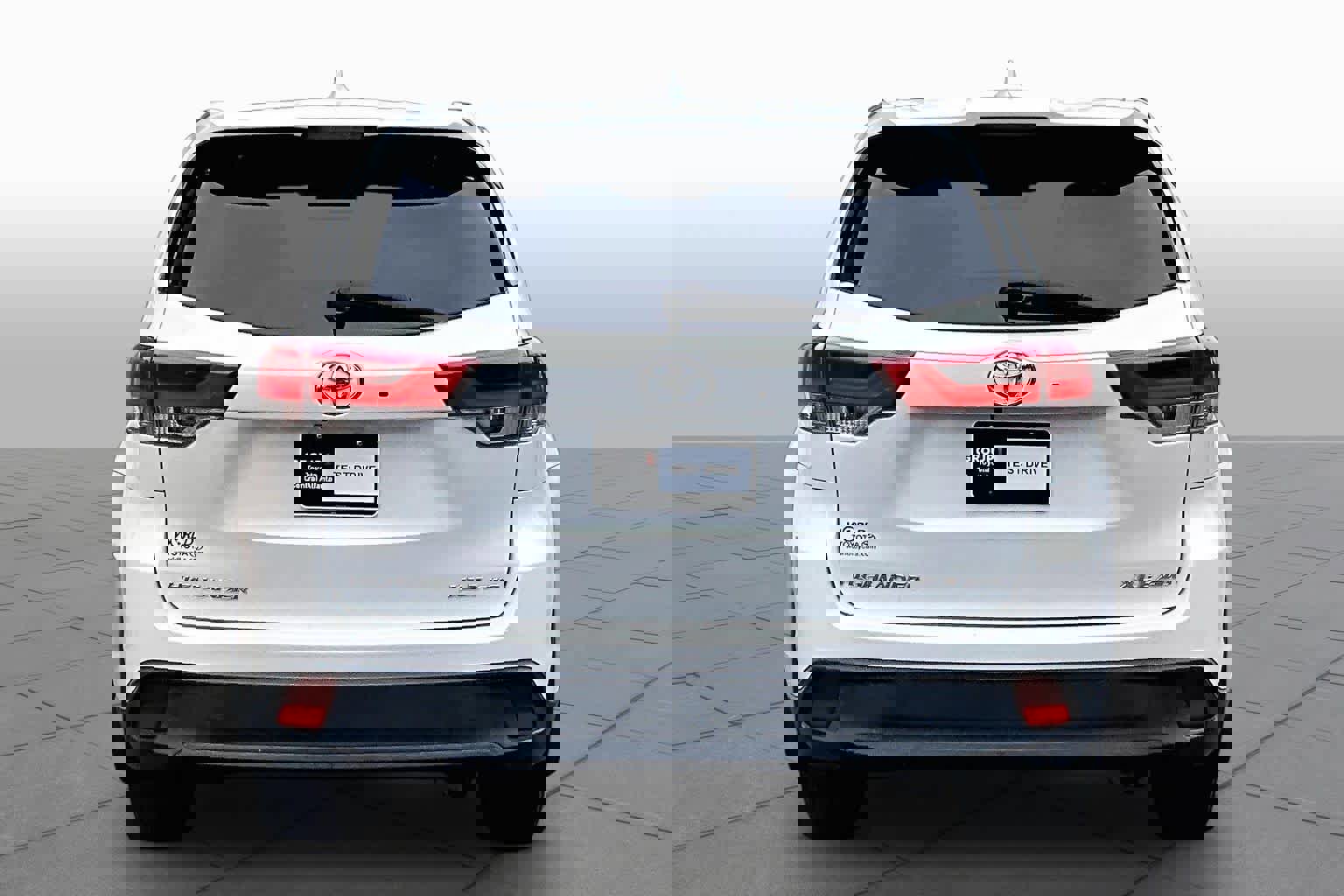 Used 2017 Toyota Highlander XLE AWD/4WD image 5