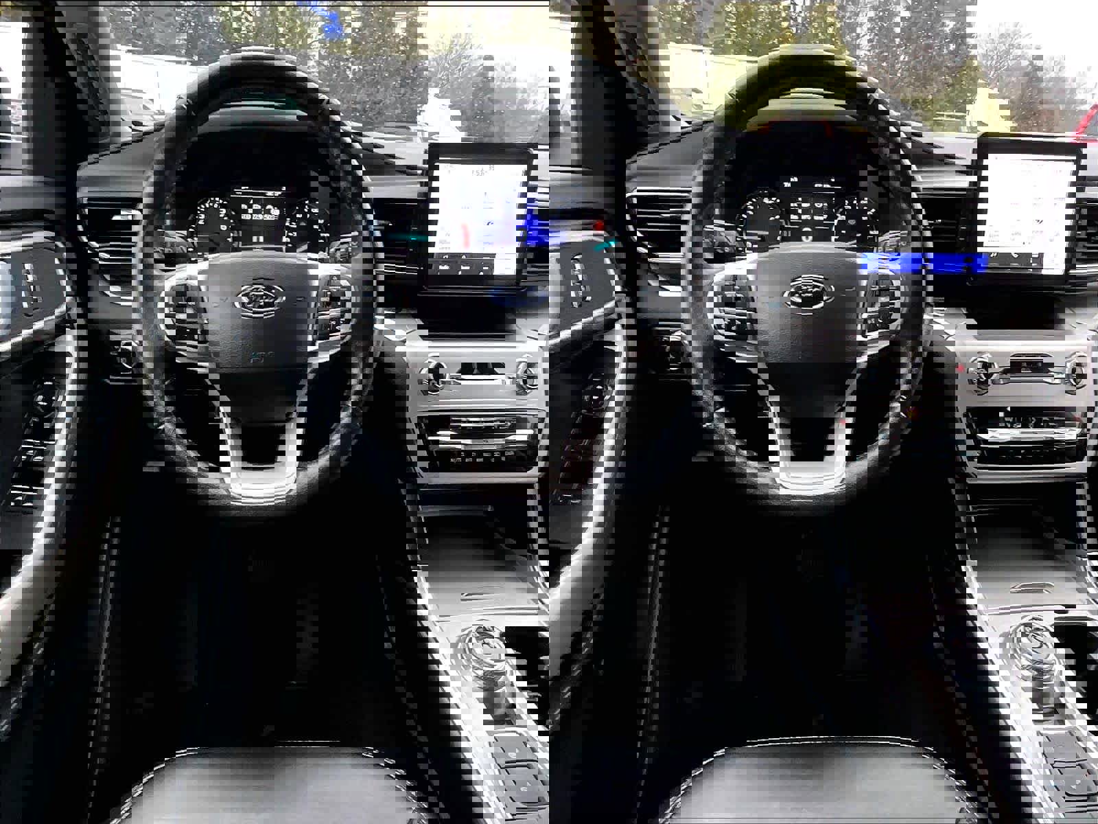 Used 2022 Ford Explorer XLT w/ Equipment Group 202A image 18