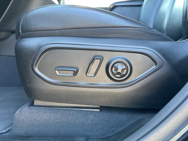 Used 2023 Jeep Grand Cherokee Limited w/ Black Appearance Package image 15