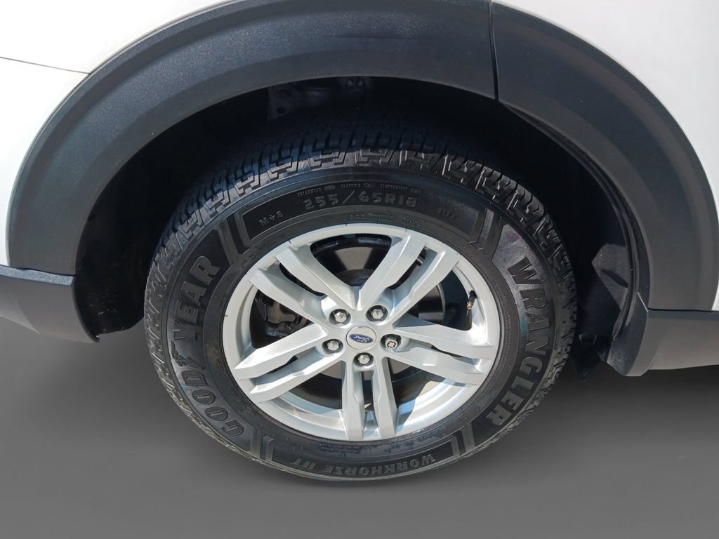 Used 2021 Ford Explorer XLT w/ Equipment Group 202A RWD image 10