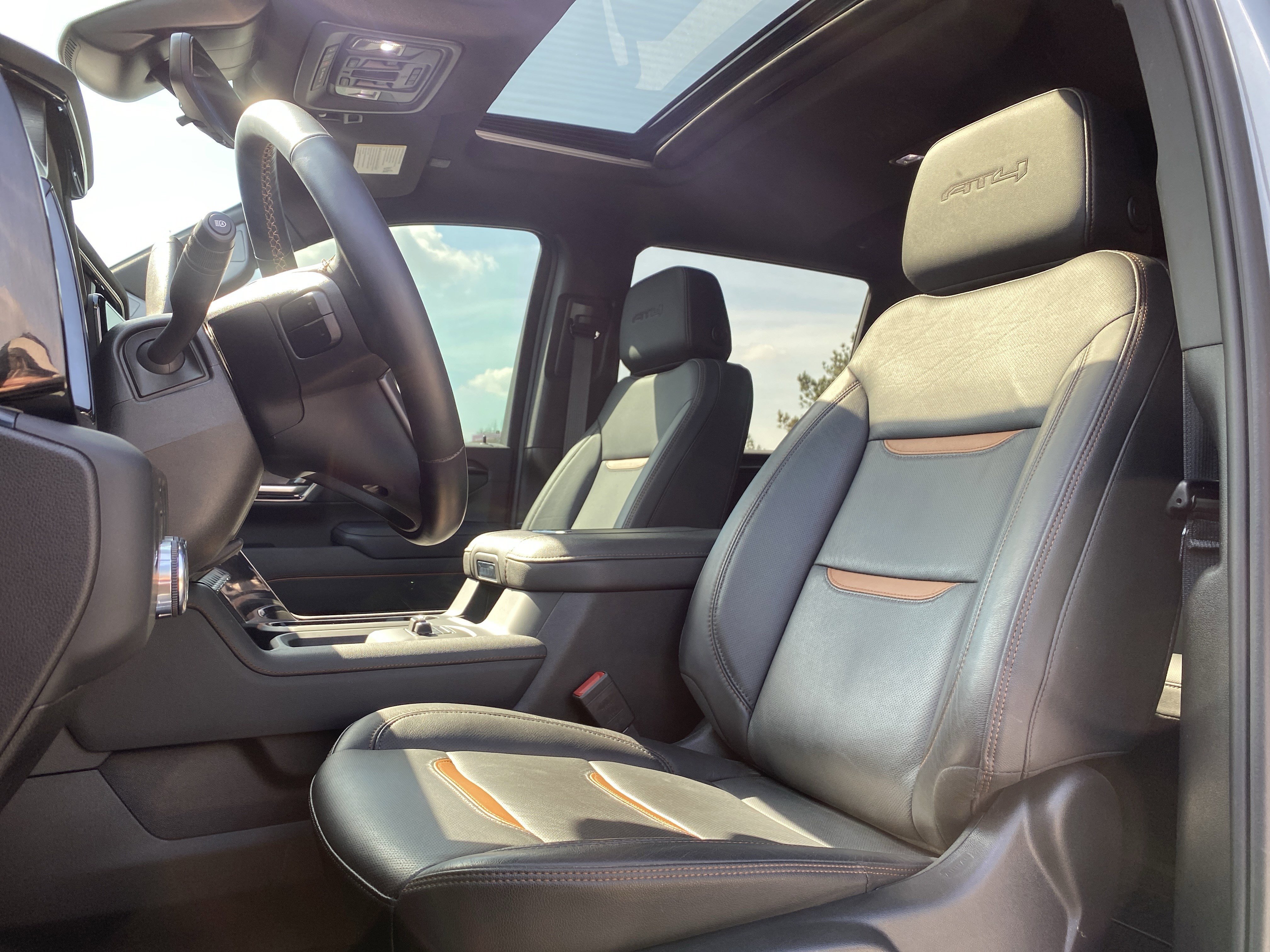 Used 2025 GMC Sierra 2500 AT4 w/ AT4 Premium Plus Package image 7