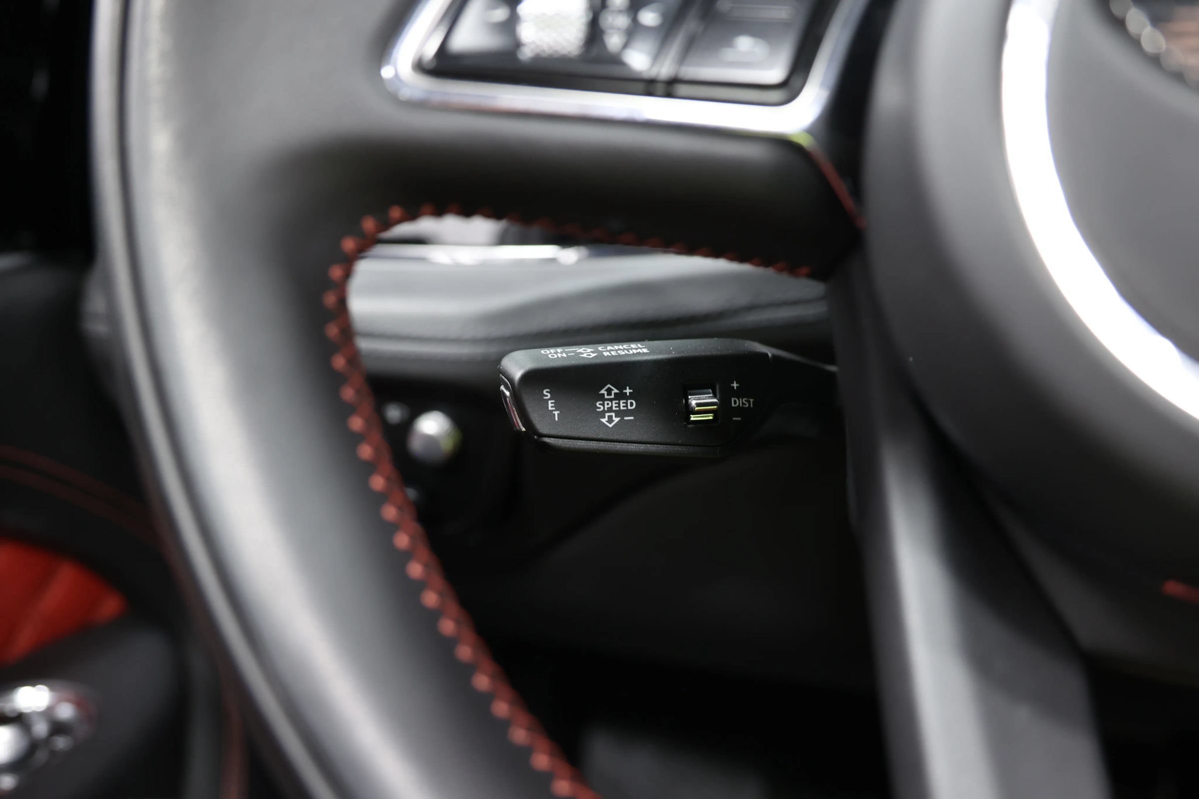Used 2022 Bentley Bentayga AWD/4WD image 34