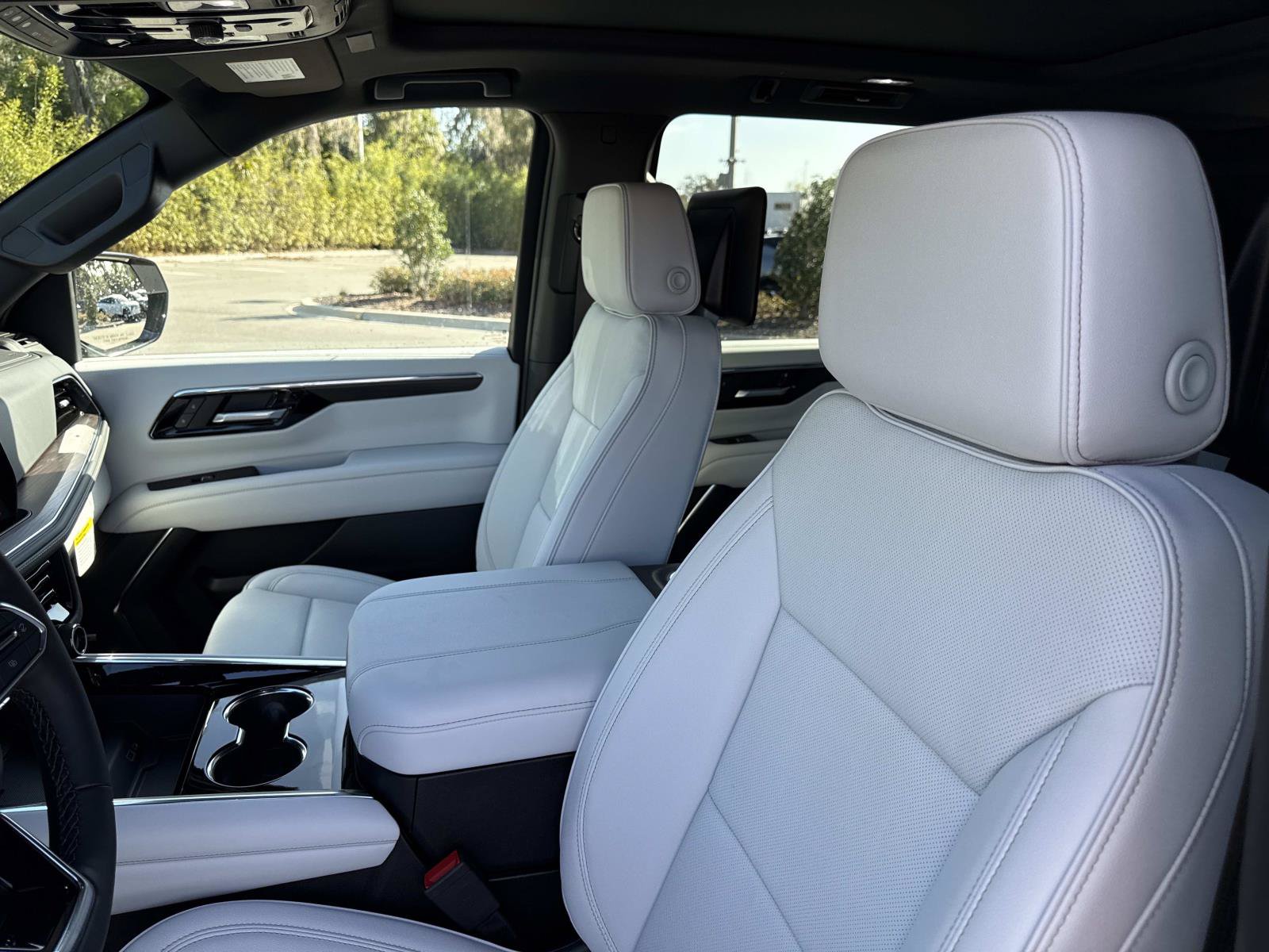 New 2026 Chevrolet Suburban Premier AWD/4WD image 23