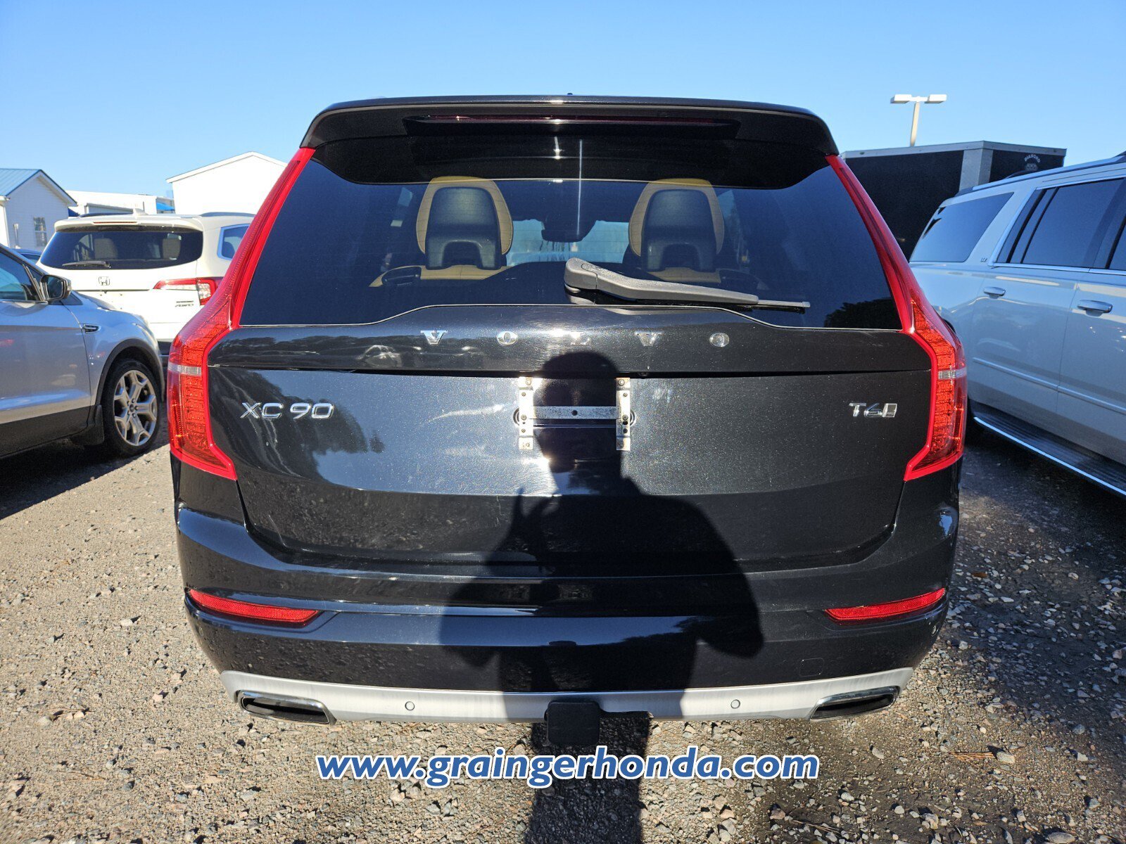 Used 2016 Volvo XC90 T6 Momentum w/ Momentum Plus Package AWD/4WD image 7