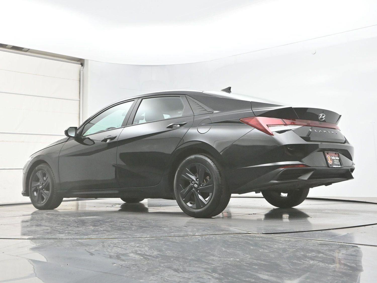 Used 2022 Hyundai Elantra SEL w/ Convenience Package FWD image 27