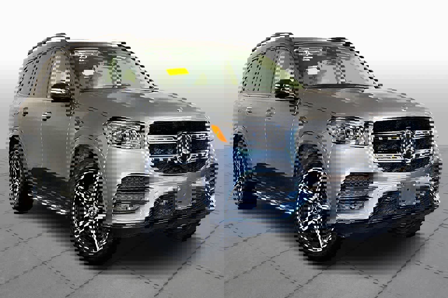 Used 2023 Mercedes-Benz GLS 450 4MATIC image 3