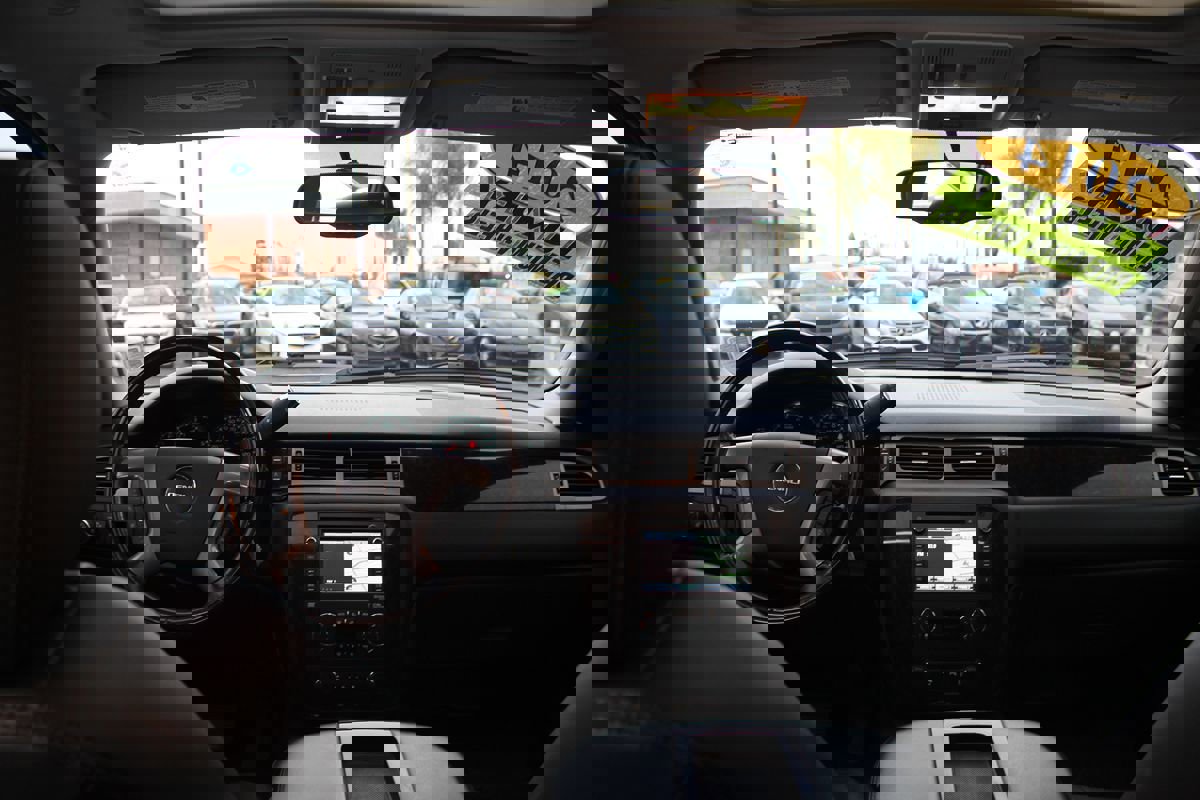 Used 2014 GMC Yukon XL Denali image 31