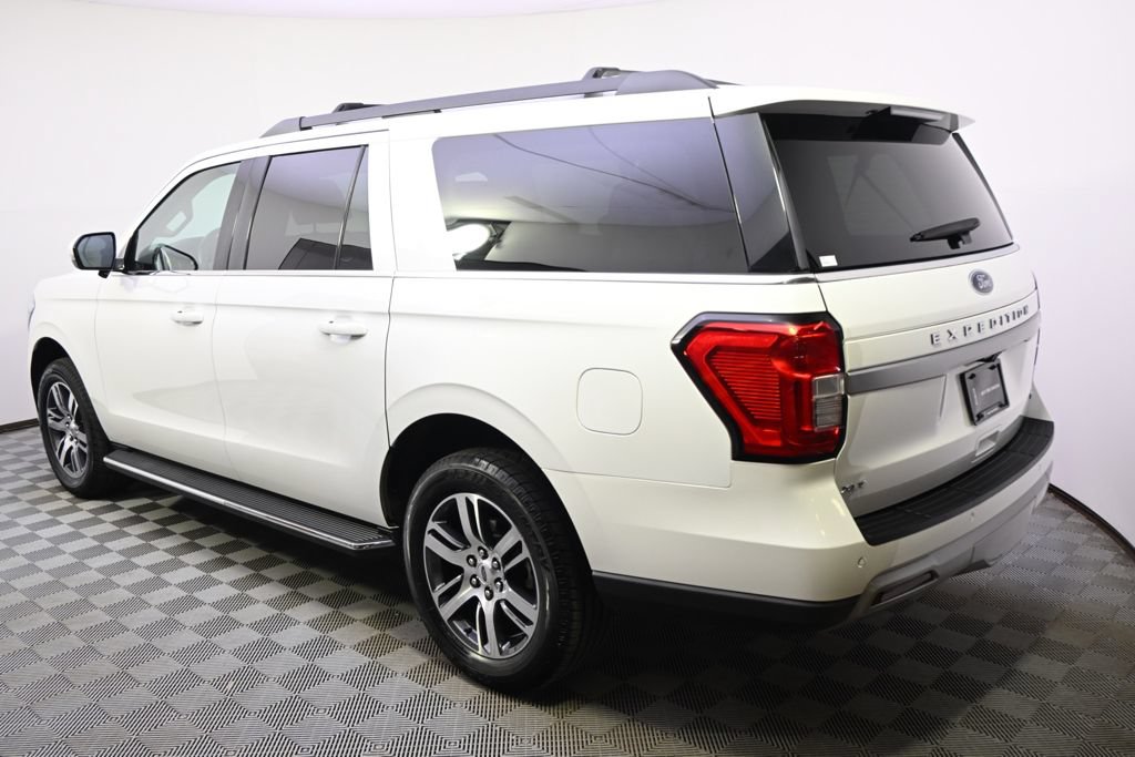 Used 2023 Ford Expedition Max XLT AWD/4WD image 3