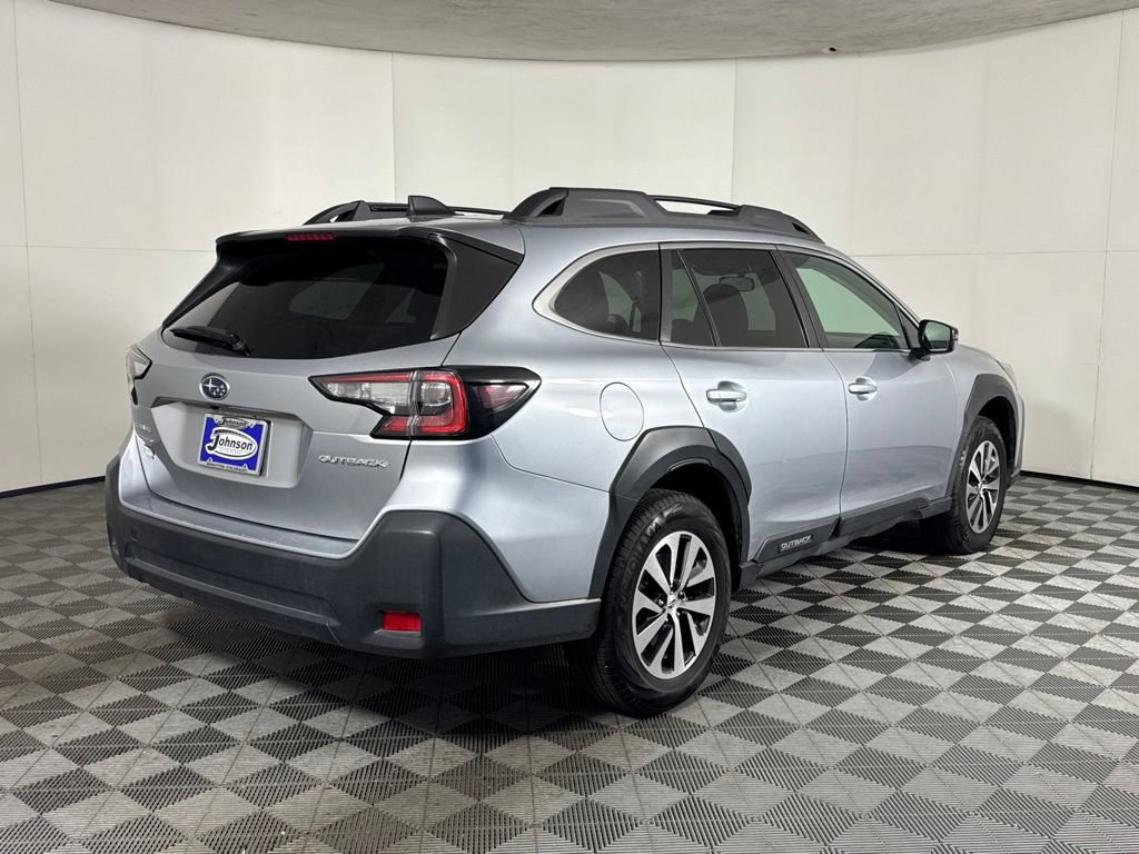 Used 2025 Subaru Outback Premium AWD/4WD image 8