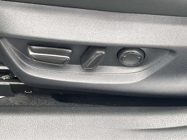 Used 2026 Toyota Camry SE FWD image 38